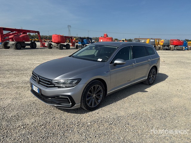 2021 Volkswagen Passat 1.4 PLUG IN HYBRID GTE DSG Station Wagon - Xe wagon: hình 2 2021 Volkswagen Passat 1.4 PLUG IN HYBRID GTE DSG Station Wagon - Xe wagon: hình 2