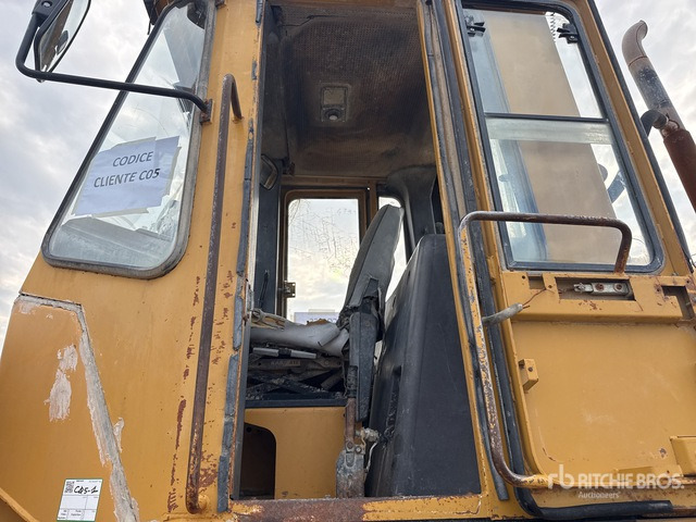 Fiat-Allis FR15B TURBO Wheel Loader - Máy xúc lật bánh lốp: hình 5 Fiat-Allis FR15B TURBO Wheel Loader - Máy xúc lật bánh lốp: hình 5