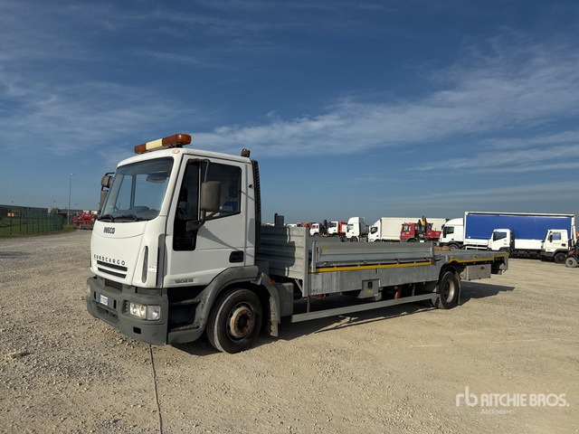 Iveco Eurocargo 120E18 Autocarro trasporto automobili - Xe tải kéo: hình 2 Iveco Eurocargo 120E18 Autocarro trasporto automobili - Xe tải kéo: hình 2