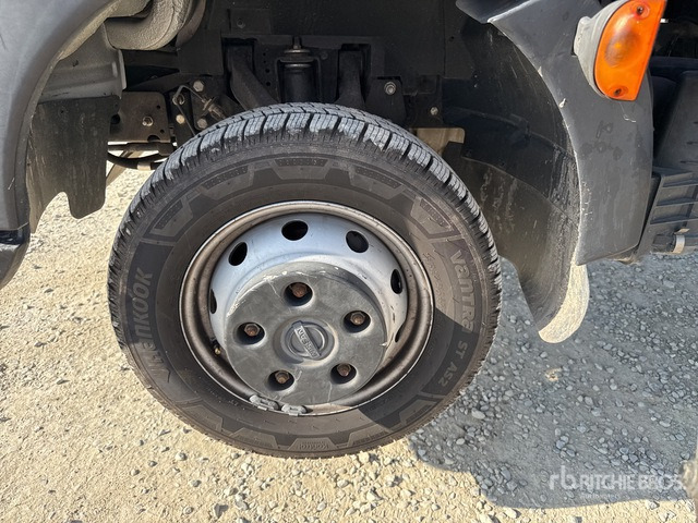 Nissan Cabstar 35.12 Piattaforma autocarrata - Nền bục trên không gắn trên xe tải: hình 5 Nissan Cabstar 35.12 Piattaforma autocarrata - Nền bục trên không gắn trên xe tải: hình 5