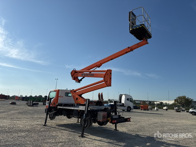 Nissan Cabstar 35.12 Piattaforma autocarrata - Nền bục trên không gắn trên xe tải: hình 4 Nissan Cabstar 35.12 Piattaforma autocarrata - Nền bục trên không gắn trên xe tải: hình 4