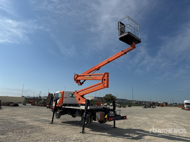 Nissan Cabstar 35.12 Piattaforma autocarrata - Nền bục trên không gắn trên xe tải: hình 3 Nissan Cabstar 35.12 Piattaforma autocarrata - Nền bục trên không gắn trên xe tải: hình 3