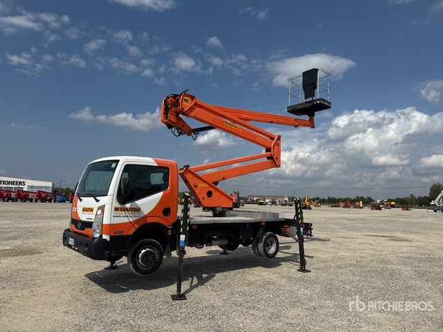 Nissan Cabstar 35.12 Piattaforma autocarrata - Nền bục trên không gắn trên xe tải: hình 1 Nissan Cabstar 35.12 Piattaforma autocarrata - Nền bục trên không gắn trên xe tải: hình 1