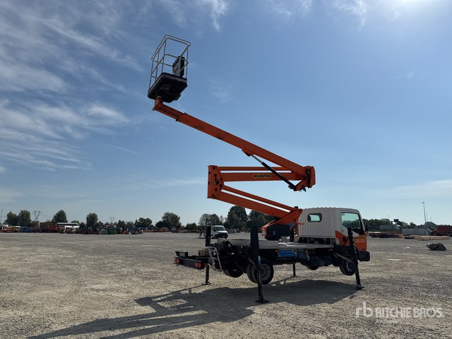 Nissan Cabstar 35.12 Piattaforma autocarrata - Nền bục trên không gắn trên xe tải: hình 4 Nissan Cabstar 35.12 Piattaforma autocarrata - Nền bục trên không gắn trên xe tải: hình 4
