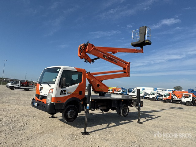 Nissan Cabstar 35.12 Piattaforma autocarrata - Nền bục trên không gắn trên xe tải: hình 2 Nissan Cabstar 35.12 Piattaforma autocarrata - Nền bục trên không gắn trên xe tải: hình 2