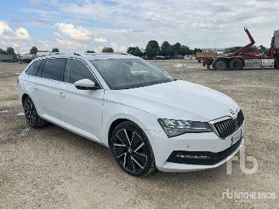 SKODA SUPERB WAGON 2.0 TDI EVO 150CV EXECUTIVE - Xe hơi: hình 4 SKODA SUPERB WAGON 2.0 TDI EVO 150CV EXECUTIVE - Xe hơi: hình 4