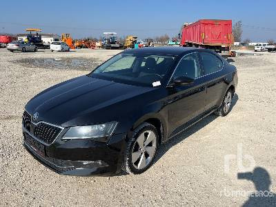 SKODA SUPERB - Xe hơi: hình 2 SKODA SUPERB - Xe hơi: hình 2