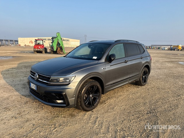 Volkswagen Tiguan SUV - SUV: hình 1 Volkswagen Tiguan SUV - SUV: hình 1