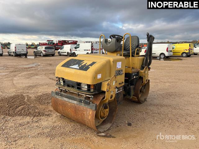 2005 Cat CB224E Compacteur Vibrant Tandem (Inop ... Double Drum Roller - Máy lăn đường: hình 1 2005 Cat CB224E Compacteur Vibrant Tandem (Inop ... Double Drum Roller - Máy lăn đường: hình 1