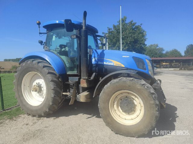 2010 New Holland T7050 AutoCommand Tracteur Agricole 4WD Tractor - Máy cày: hình 1 2010 New Holland T7050 AutoCommand Tracteur Agricole 4WD Tractor - Máy cày: hình 1