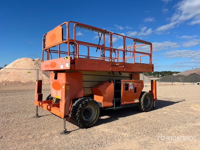 2011 JLG 4394 RT 4x4 Nacelle Ciseaux Scissor Lift - Máy nâng người hình kéo: hình 2 2011 JLG 4394 RT 4x4 Nacelle Ciseaux Scissor Lift - Máy nâng người hình kéo: hình 2