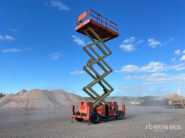 2011 JLG 4394 RT 4x4 Nacelle Ciseaux Scissor Lift - Máy nâng người hình kéo: hình 3 2011 JLG 4394 RT 4x4 Nacelle Ciseaux Scissor Lift - Máy nâng người hình kéo: hình 3