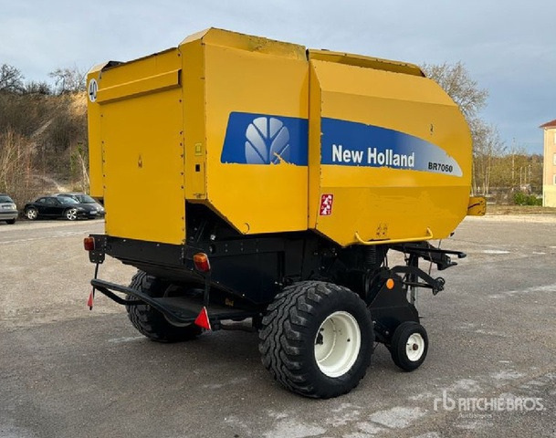 2011 New Holland BR7060 Presse A Bale Ronde Round Baler - Máy đóng kiện tròn: hình 1 2011 New Holland BR7060 Presse A Bale Ronde Round Baler - Máy đóng kiện tròn: hình 1