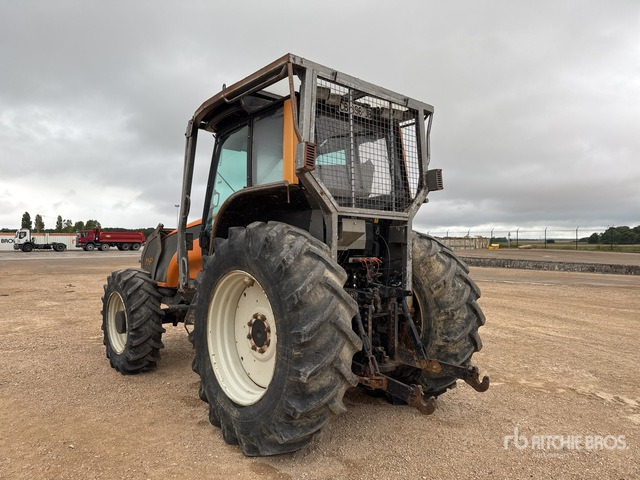 2012 Valtra T121 Tracteur Agricole (Inoperable) 4WD Tractor - Máy cày: hình 3 2012 Valtra T121 Tracteur Agricole (Inoperable) 4WD Tractor - Máy cày: hình 3