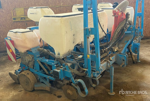 2014 Monosem NG Plus-6R 4.5 m 3-Point Semoir Air Seeder - Dàn băm cỏ/ Mulcher: hình 2 2014 Monosem NG Plus-6R 4.5 m 3-Point Semoir Air Seeder - Dàn băm cỏ/ Mulcher: hình 2