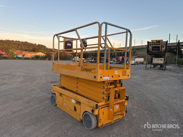 2015 Haulotte Compact12 Nacelle Ciseaux Electrique Electric Scissor Lift - Máy nâng người hình kéo: hình 3 2015 Haulotte Compact12 Nacelle Ciseaux Electrique Electric Scissor Lift - Máy nâng người hình kéo: hình 3