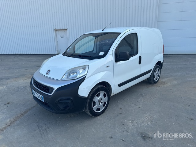 2017 Fiat Fiorino Fourgon Van Truck - Xe van chở hàng: hình 2 2017 Fiat Fiorino Fourgon Van Truck - Xe van chở hàng: hình 2