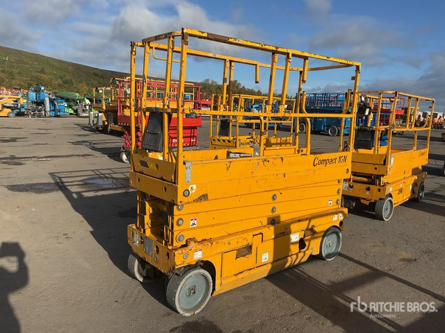 2015 Haulotte Compact 10N Electric Scissor Lift - Máy nâng người hình kéo: hình 1 2015 Haulotte Compact 10N Electric Scissor Lift - Máy nâng người hình kéo: hình 1