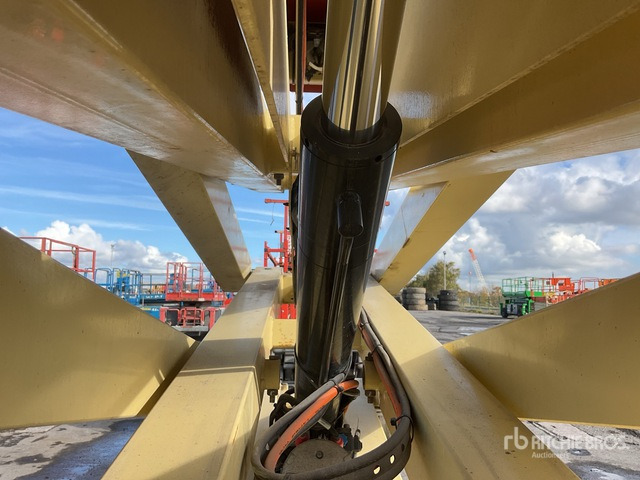 2015 JLG 2632ES Electric Scissor Lift - Máy nâng người hình kéo: hình 5 2015 JLG 2632ES Electric Scissor Lift - Máy nâng người hình kéo: hình 5