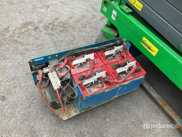 2016 Genie GS1932 Electric Scissor Lift - Máy nâng người hình kéo: hình 5 2016 Genie GS1932 Electric Scissor Lift - Máy nâng người hình kéo: hình 5
