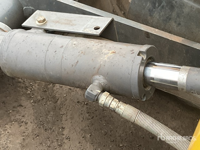 2016 Komatsu PC14-R3S Mini Excavator: <6.6t - Máy xúc mini: hình 5 2016 Komatsu PC14-R3S Mini Excavator: <6.6t - Máy xúc mini: hình 5