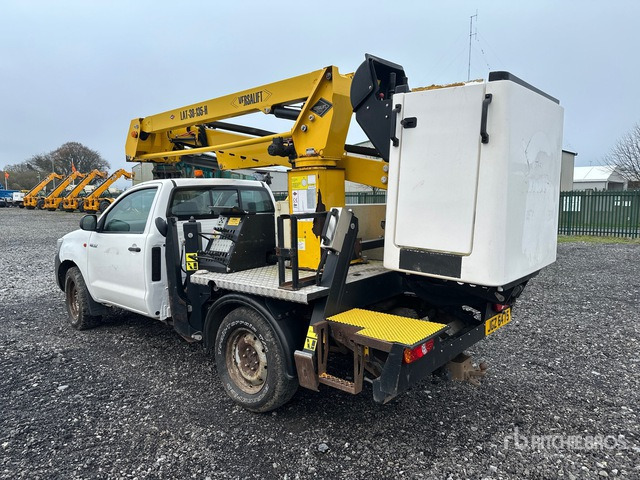 Toyota Hilux Bucket Truck - Nền bục trên không gắn trên xe tải: hình 4 Toyota Hilux Bucket Truck - Nền bục trên không gắn trên xe tải: hình 4
