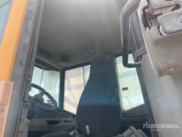 2006 Volvo A40D (Inoperable) Articulated Dump Truck - Xe ben đổ có khớp nối: hình 5 2006 Volvo A40D (Inoperable) Articulated Dump Truck - Xe ben đổ có khớp nối: hình 5
