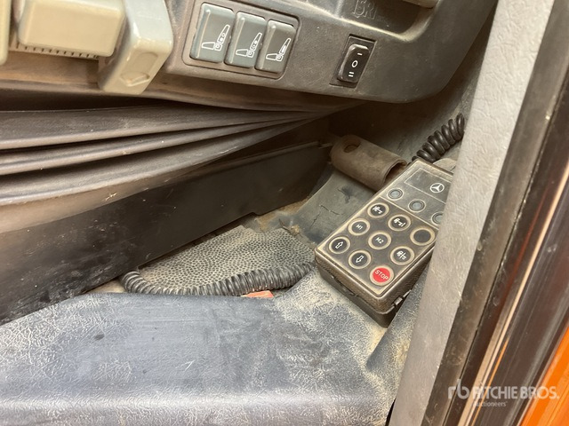 2007 Mercedes-Benz Econic 2629 6x2 Rear Loader Waste Collection Truck - Xe tải chở rác: hình 5 2007 Mercedes-Benz Econic 2629 6x2 Rear Loader Waste Collection Truck - Xe tải chở rác: hình 5