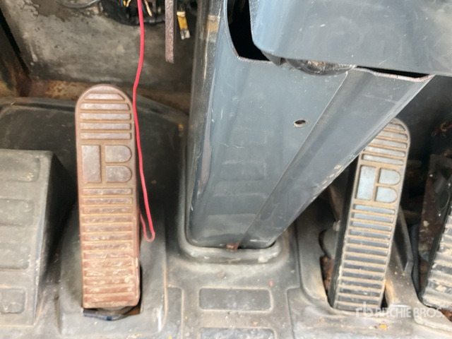 2010 Komatsu HD465-7R 50000 L Water Wagon - Xe ben cứng/ Xe chở đá: hình 5 2010 Komatsu HD465-7R 50000 L Water Wagon - Xe ben cứng/ Xe chở đá: hình 5