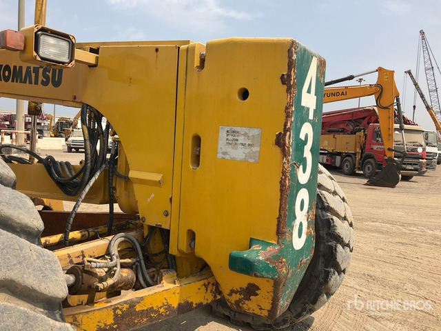 2011 Komatsu GD825A-2 - Máy san: hình 5 2011 Komatsu GD825A-2 - Máy san: hình 5