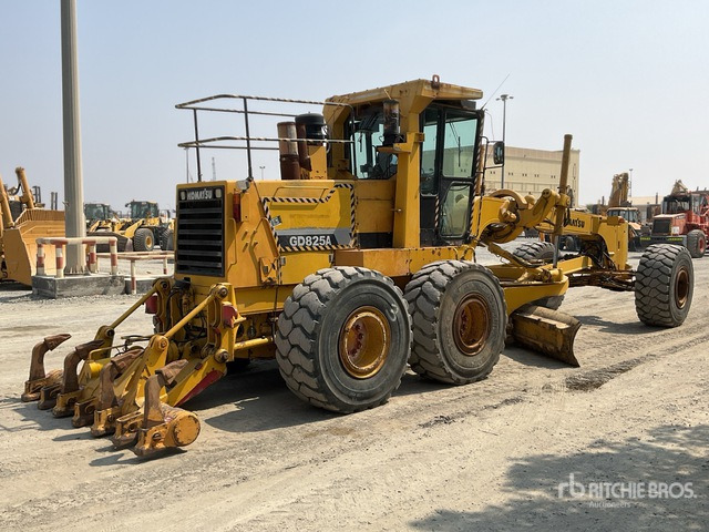 2011 Komatsu GD825A-2 Motor Grader - Máy san: hình 5 2011 Komatsu GD825A-2 Motor Grader - Máy san: hình 5