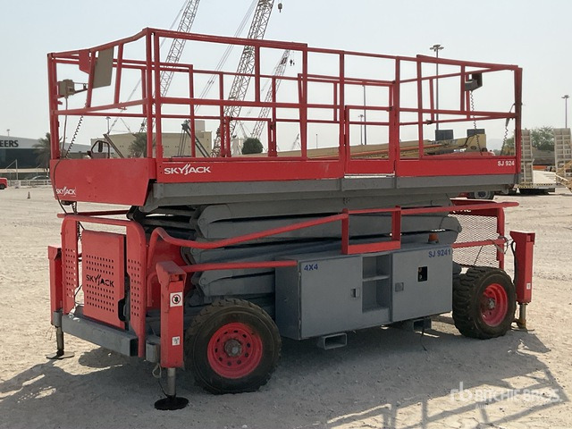 2012 Skyjack SJ9241 4x4 Diesel Scissor Lift - Máy nâng người hình kéo: hình 2 2012 Skyjack SJ9241 4x4 Diesel Scissor Lift - Máy nâng người hình kéo: hình 2