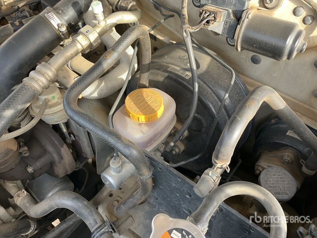 2013 Nissan Patrol GL 4x4 SUV - SUV: hình 4 2013 Nissan Patrol GL 4x4 SUV - SUV: hình 4