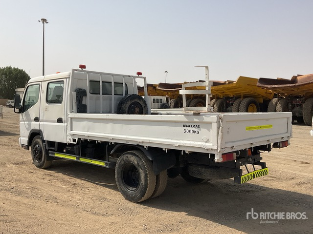 2014 Mitsubishi 4x2 Crew Cab Flatbed Truck - Xe tải thùng lửng/ Phẳng: hình 3 2014 Mitsubishi 4x2 Crew Cab Flatbed Truck - Xe tải thùng lửng/ Phẳng: hình 3