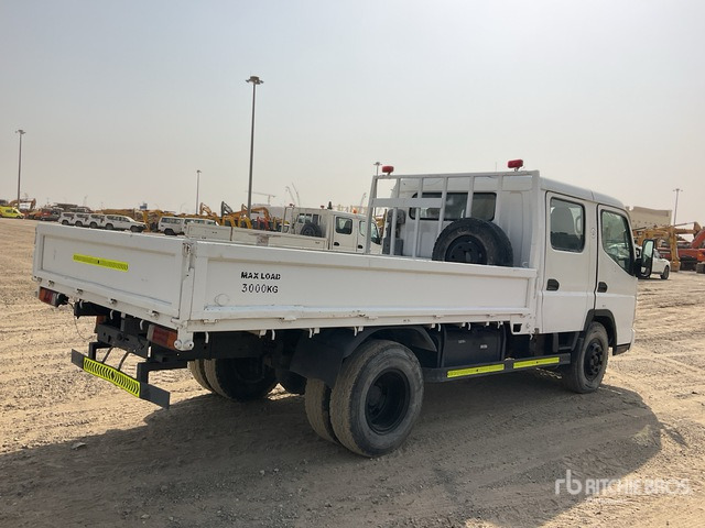 2014 Mitsubishi Canter 4x2 Crew Cab Flatbed Truck - Xe tải thùng lửng/ Phẳng: hình 4 2014 Mitsubishi Canter 4x2 Crew Cab Flatbed Truck - Xe tải thùng lửng/ Phẳng: hình 4