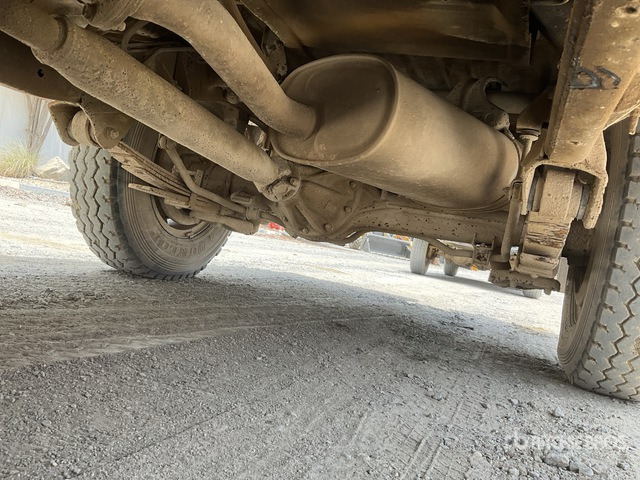 2018 Toyota Land Cruiser 76L 4x4 SUV - SUV: hình 5 2018 Toyota Land Cruiser 76L 4x4 SUV - SUV: hình 5