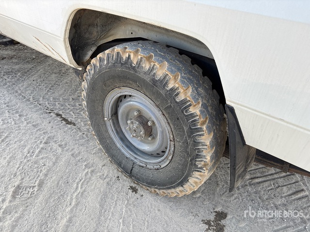 2018 Toyota Land Cruiser 78R 4x4 SUV - SUV: hình 4 2018 Toyota Land Cruiser 78R 4x4 SUV - SUV: hình 4