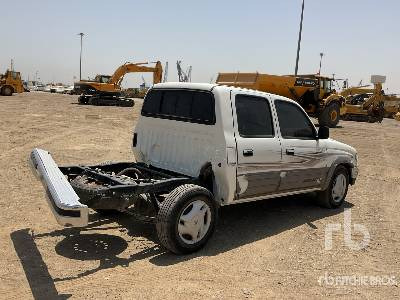 TOYOTA HILUX Crew Cab - Xe bán tải: hình 3 TOYOTA HILUX Crew Cab - Xe bán tải: hình 3