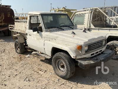 TOYOTA LAND CRUISER 2000 Liter 4x4 (Inoperable) - Xe bán tải: hình 4 TOYOTA LAND CRUISER 2000 Liter 4x4 (Inoperable) - Xe bán tải: hình 4