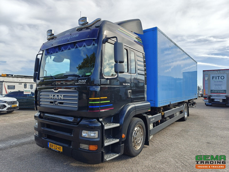 MAN TGA 18.310 4x2 LX Euro3 - Handgeschakeld ZF16 - BDF/VerhuisBak + Laadklep 2000KG - 207.000km - 12/2025 APK - Xe chở container/ Xe tải hoán đổi thân: hình 1 MAN TGA 18.310 4x2 LX Euro3 - Handgeschakeld ZF16 - BDF/VerhuisBak + Laadklep 2000KG - 207.000km - 12/2025 APK - Xe chở container/ Xe tải hoán đổi thân: hình 1