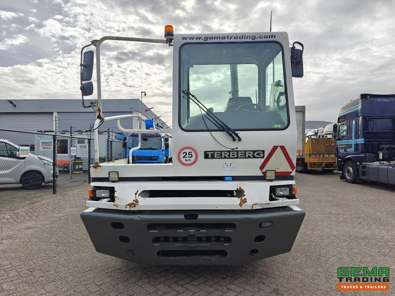 Terberg YT222 Gereviseerde Allison Versnellingsbak - Schotel 27T - Vangmuil - Cummins - Landbouw Kenteken 40km/h - Máy cày trạm: hình 5 Terberg YT222 Gereviseerde Allison Versnellingsbak - Schotel 27T - Vangmuil - Cummins - Landbouw Kenteken 40km/h - Máy cày trạm: hình 5