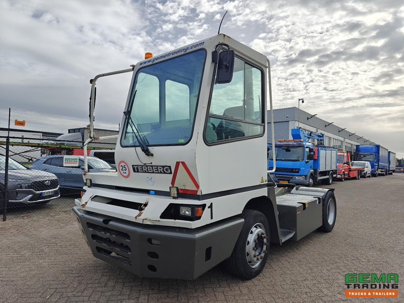 Terberg YT222 Gereviseerde Allison Versnellingsbak - Schotel 27T - Vangmuil - Cummins - Landbouw Kenteken 40km/h - Máy cày trạm: hình 1 Terberg YT222 Gereviseerde Allison Versnellingsbak - Schotel 27T - Vangmuil - Cummins - Landbouw Kenteken 40km/h - Máy cày trạm: hình 1