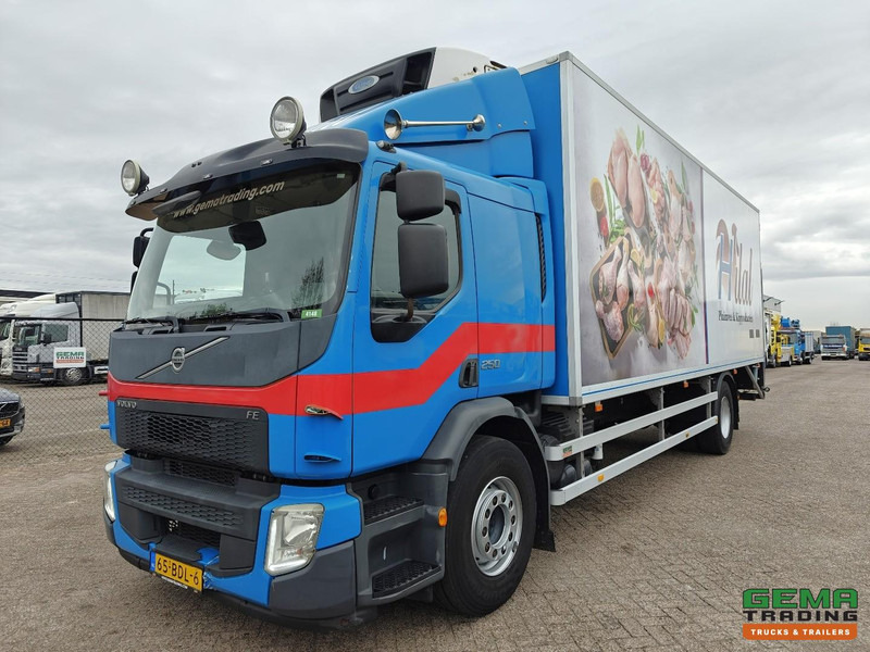 Volvo FE 250 4x2 Slaapcab Euro6 - Koel-Vriesbak 7.5m + Carrier Supra 750 Mt + Laadklep 2000kg - 01/2026 APK - Xe tải đông lạnh: hình 1 Volvo FE 250 4x2 Slaapcab Euro6 - Koel-Vriesbak 7.5m + Carrier Supra 750 Mt + Laadklep 2000kg - 01/2026 APK - Xe tải đông lạnh: hình 1