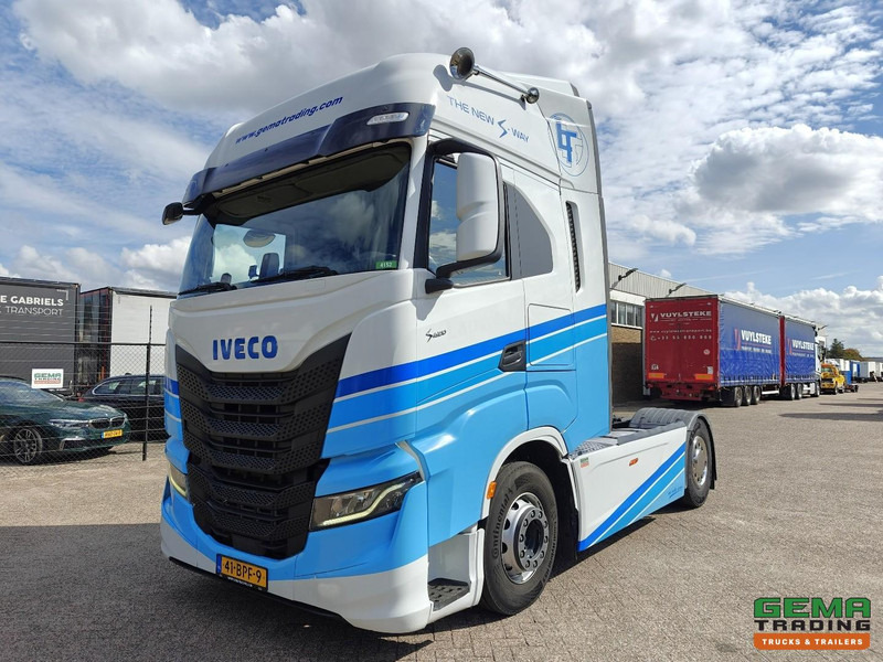 Iveco S-WAY 420 4x2 Euro6D - Dubbele Tanks - StandAirco - Navi - SMARTTacho V2 - 04/2026 APK - Xe đầu kéo: hình 1 Iveco S-WAY 420 4x2 Euro6D - Dubbele Tanks - StandAirco - Navi - SMARTTacho V2 - 04/2026 APK - Xe đầu kéo: hình 1