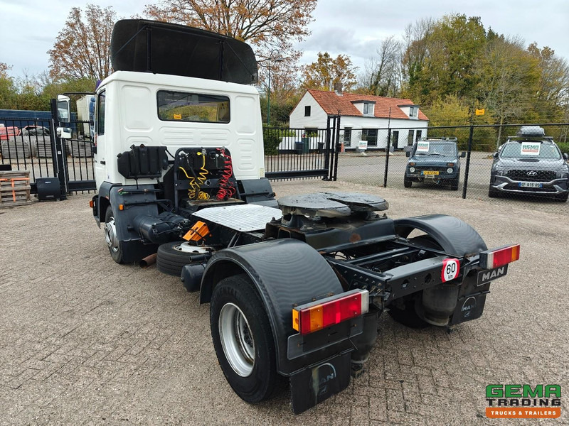 MAN LE 10.220 4x2 Dagcabine Euro3 - Handgeschakeld - Analoge Tachograaf - 195.000km - Xe đầu kéo: hình 4 MAN LE 10.220 4x2 Dagcabine Euro3 - Handgeschakeld - Analoge Tachograaf - 195.000km - Xe đầu kéo: hình 4