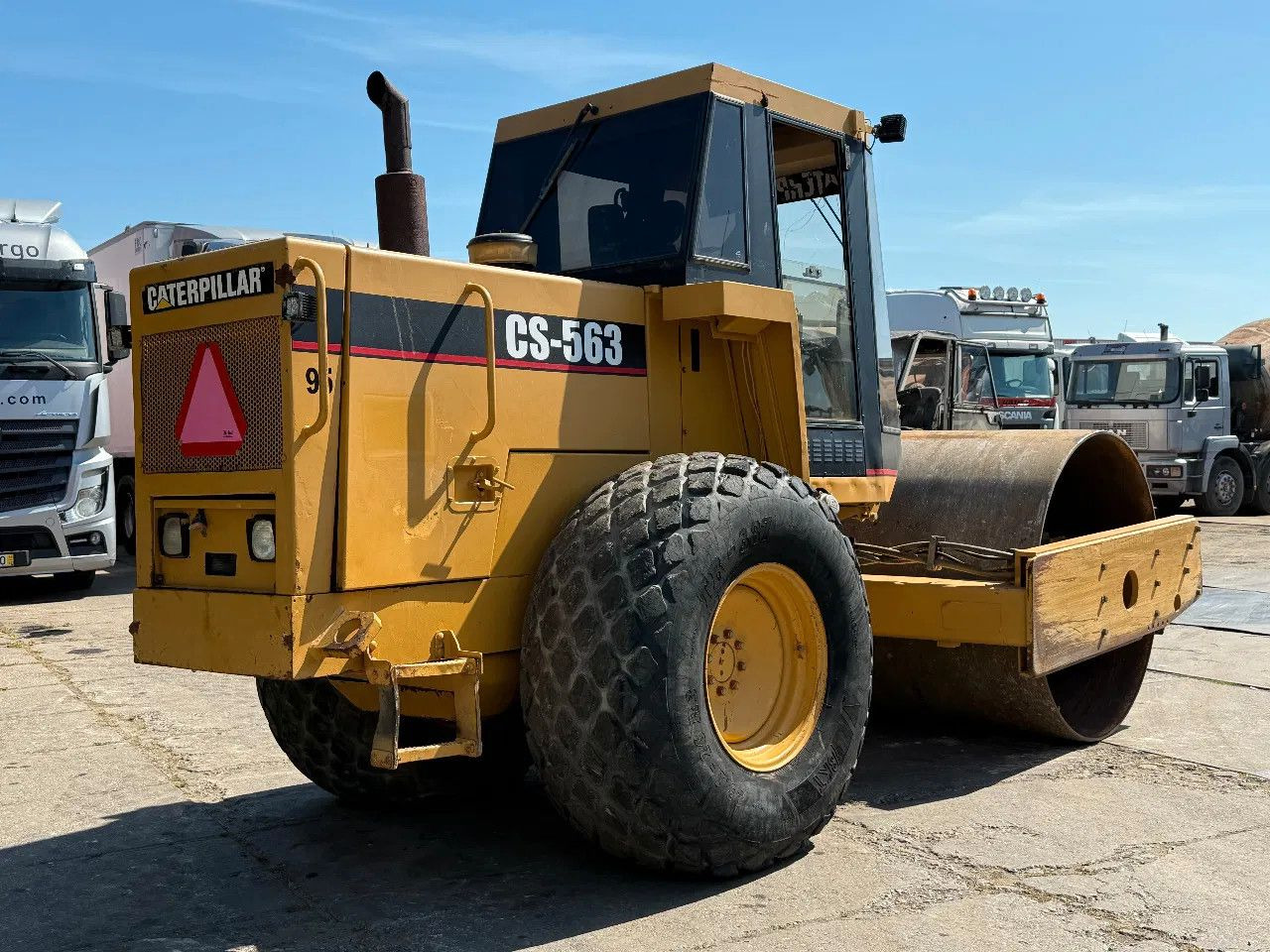 CAT Caterpillar CS 563 Roller with vibration - Máy đầm: hình 4 CAT Caterpillar CS 563 Roller with vibration - Máy đầm: hình 4