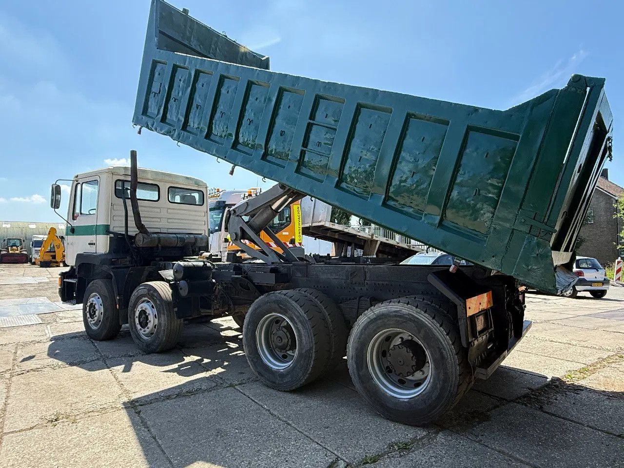 MAN 35.372 8X4 Tipper Spring/Spring ZF Manual Gear E - Xe ben: hình 3 MAN 35.372 8X4 Tipper Spring/Spring ZF Manual Gear E - Xe ben: hình 3