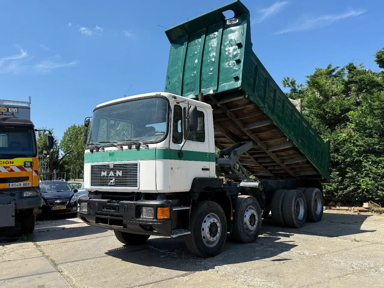 MAN 35.372 8X4 Tipper Spring/Spring ZF Manual Gear E - Xe ben: hình 2 MAN 35.372 8X4 Tipper Spring/Spring ZF Manual Gear E - Xe ben: hình 2