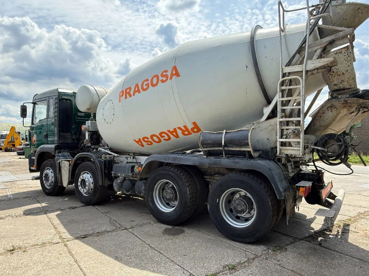 MAN TGA 35.360 8X4 CIFA Beton Mixer Spring/Spring ZF - Xe trộn bê tông: hình 3 MAN TGA 35.360 8X4 CIFA Beton Mixer Spring/Spring ZF - Xe trộn bê tông: hình 3