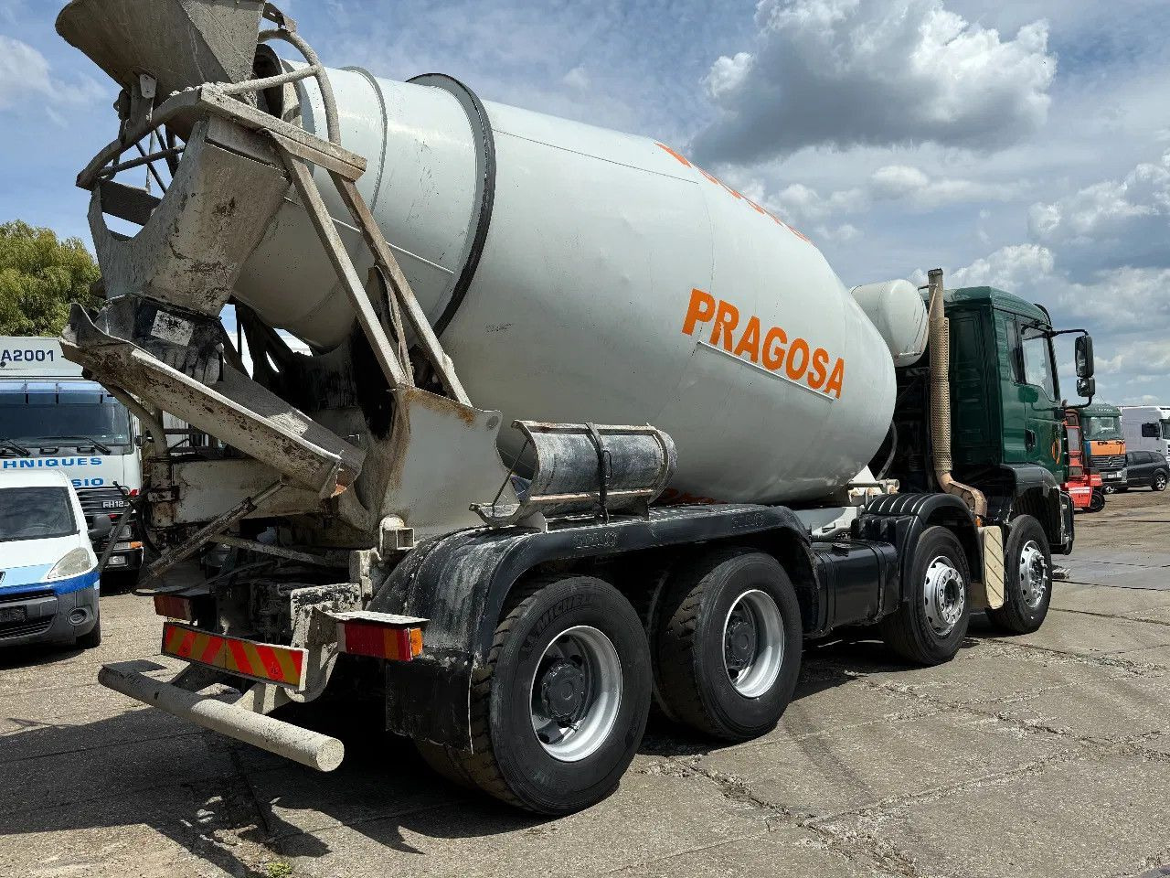 MAN TGA 35.360 8X4 CIFA Beton Mixer Spring/Spring ZF - Xe trộn bê tông: hình 4 MAN TGA 35.360 8X4 CIFA Beton Mixer Spring/Spring ZF - Xe trộn bê tông: hình 4